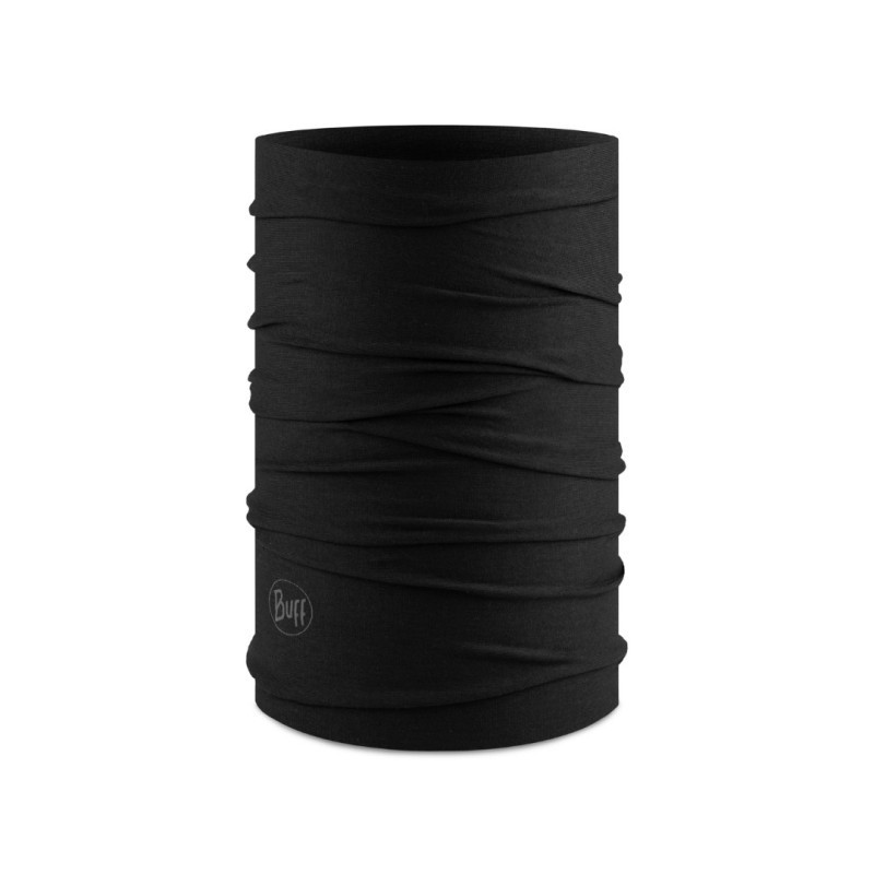 Odkrijte vsestransko tubo BUFF® Original Ecostretch Solid Black – lahka, zračna in 4-smerno raztegljiva. Idealna za tek, smučanje, pohodništvo in kolesarjenje. UPF 50 zaščita, izdelana iz recikliranih materialov, nosite jo na več kot 12 načinov.