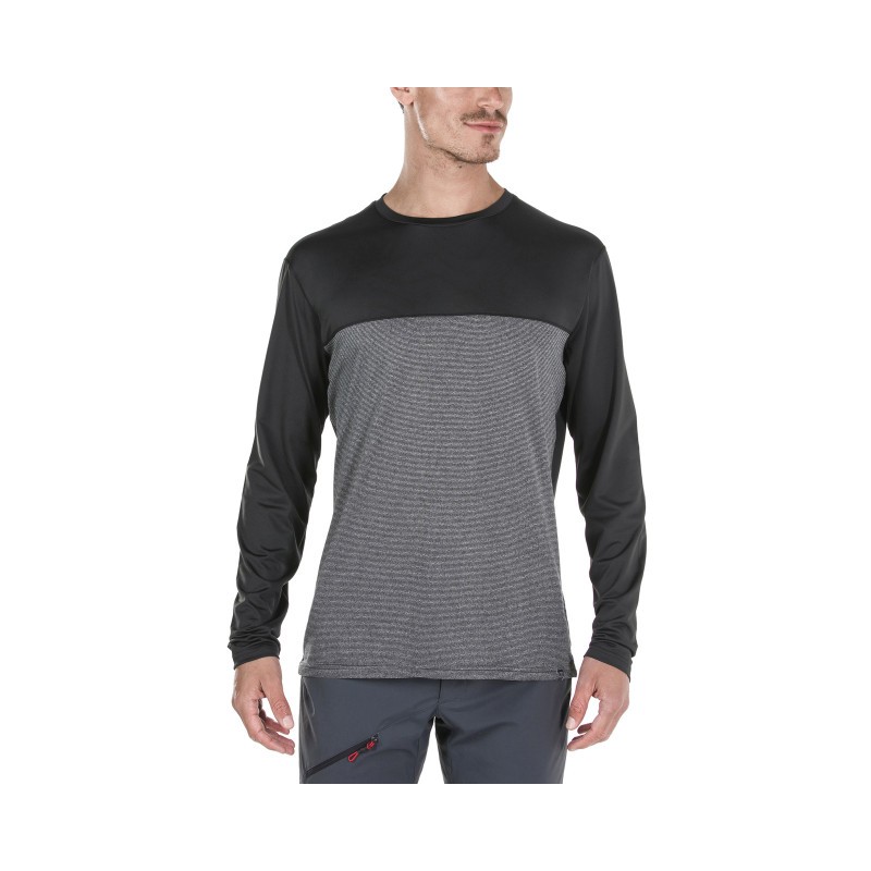 Majica namenjena športnim aktivnostim.