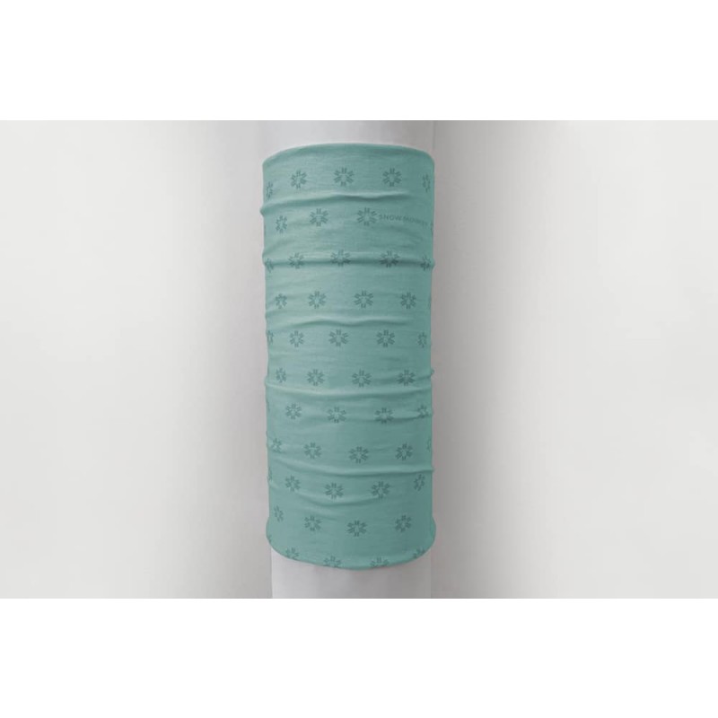 Vsestranski šal iz lahke tehnične tkanine je primeren za več načinov uporabe in je nepogrešljiv kos v vseh letnih časih. Tkanina omogoča odlično termo regulacijo in je še dodatno obdelana proti vonju.