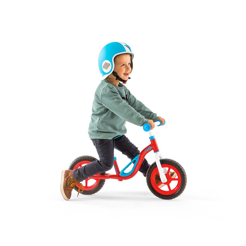 Charlie je  zelo lahek poganjalec z EVA gumami, odpornimi na predrtje. Z visokokakovostnim kovinskim okvirjem tehta samo 2,5 kg. Kot nalašč za trening motoričnih spretnosti vašega malčka, za ravnotežje in za učenje krmiljenja.