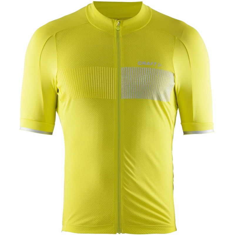 Elastičen in odlično prilegajoč dres za kolesarjenje.