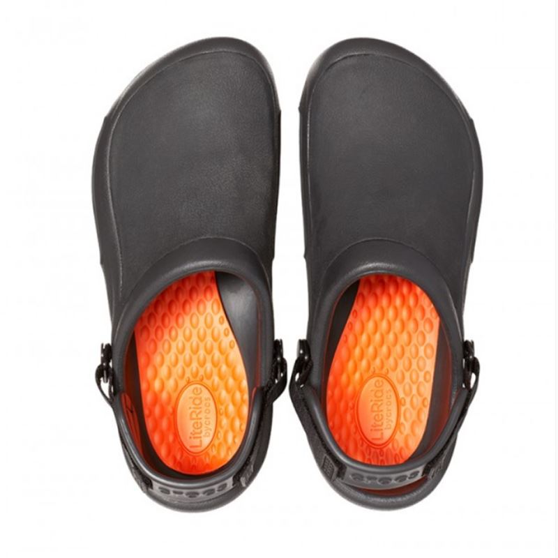 Crocs Bistro Pro Work LiteRide Clog 205669 so profesionalni delovni cokli z zaprtim sprednjim delom, mehkim vložkom LiteRide™ in nedrsečim podplatom Crocs Lock™. Zasnovani so za celodnevno udobje in varnost pri delu v gostinstvu, zdravstvu ter drugih zahtevnih delovnih okoljih.