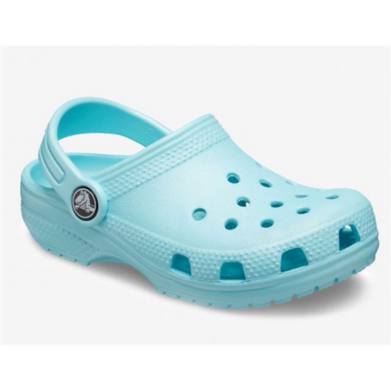 Otroški natikači Crocs Classic Clog K 204536 z lahkotno zasnovo, prezračevalnimi odprtinami in vrtljivim petnim paščkom za udobno vsakodnevno uporabo.