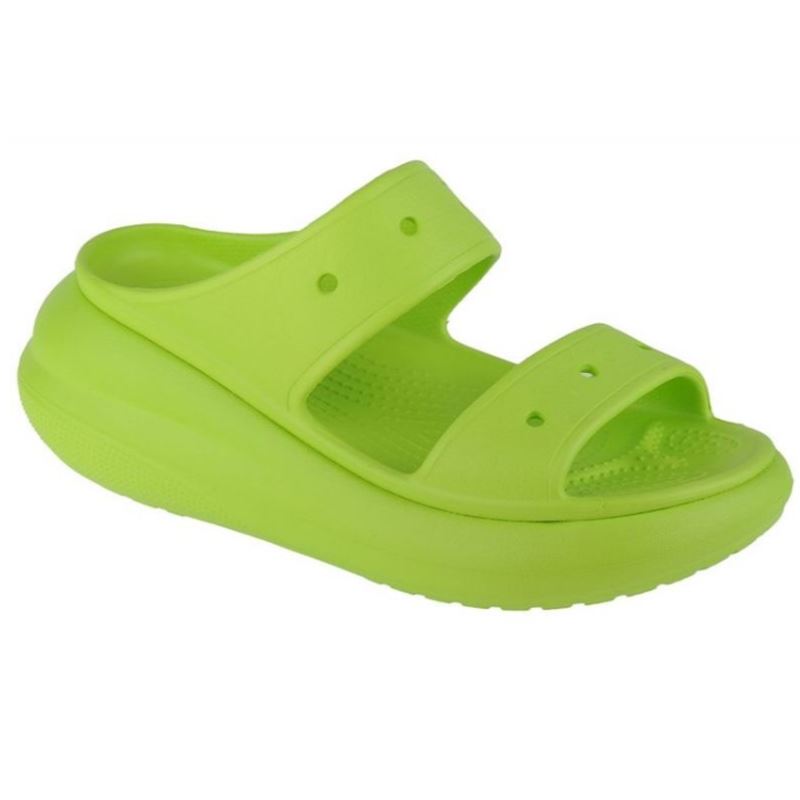 Modni in udobni Crocs sandali z izrazitim povišanim podplatom za sodoben poletni videz. Lahka konstrukcija in značilno Crocs udobje zagotavljata brezskrbno nošenje skozi ves dan.