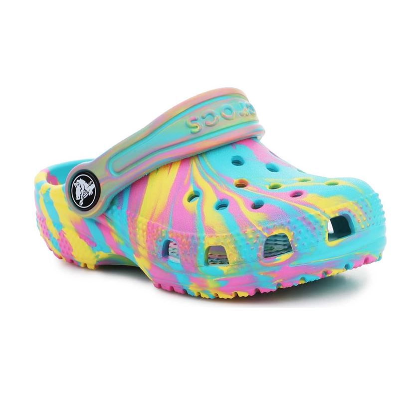 Crocs Classic Marbled Kids Clog T 206838 so otroški natikači z edinstvenim marmornatim vzorcem, lahkim materialom Croslite™ in vrtljivim petnim trakom za varno prileganje. Zagotavljajo izjemno udobje, zračnost in praktičnost pri vsakodnevni uporabi, igri ter aktivnostih ob vodi.