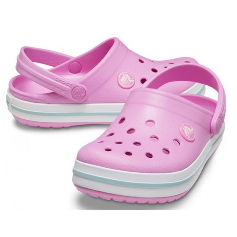 Otroški natikači Crocs Crocband Kids Clog T 207005 s športnim retro dizajnom, prezračevalnimi odprtinami in vrtljivim petnim paščkom za udobno vsakodnevno uporabo.