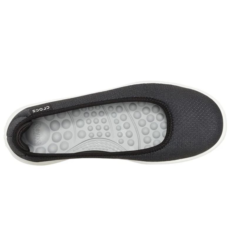 Ženske balerinke Crocs Reviva Flat W 205880 z lahkim tekstilnim zgornjim delom in inovativnim vložkom Reviva™ za izjemno udobje pri vsakodnevni uporabi.