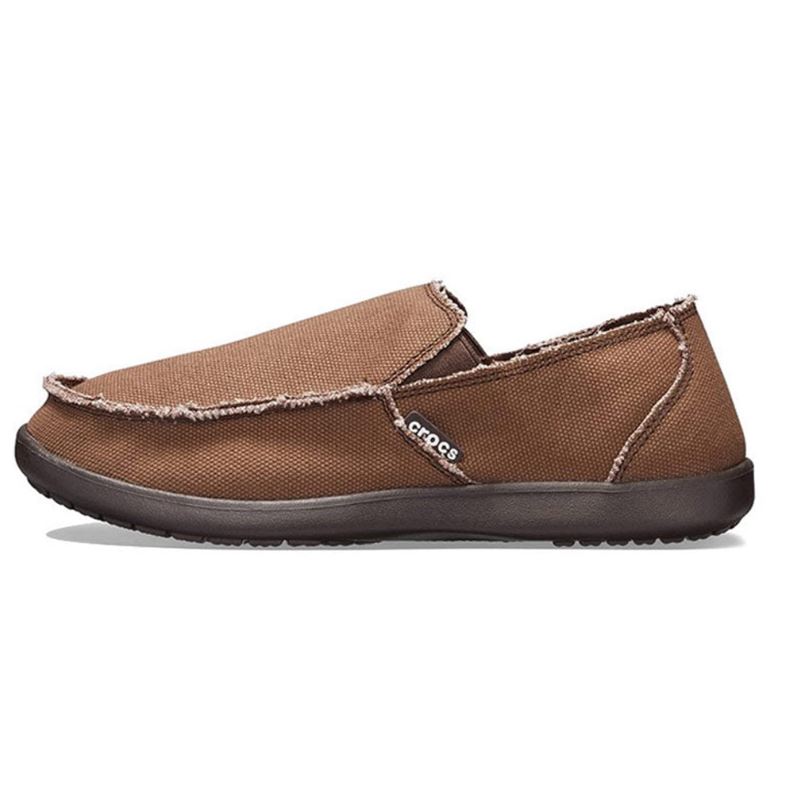 Crocs Santa Cruz Mens 10128 moški slip-on čevlji v casual loafer stilu z lahkim platnenim zgornjim delom, elastičnimi stranskimi vložki in Croslite™ podplatom za celodnevno udobje.