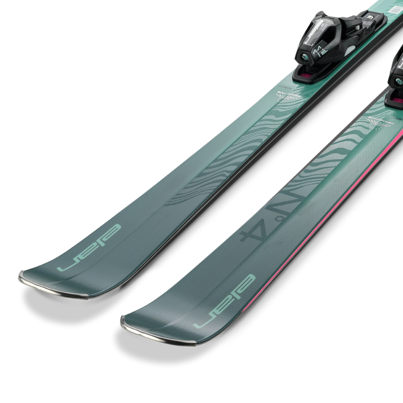 Ženske smuči Elan Primetime N°4 W 2025/26 – igrive, udobne in natančne karving smuči z ojačitvijo Mono Ti. Popolno ravnovesje moči in lahkotnosti za celodnevni užitek na snegu. AS Sport Outlet.