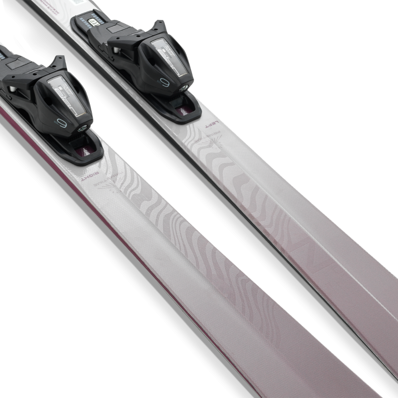 Ženske smuči Elan Primetime N°3 W (25/26) – najlažji model v seriji, ki ponuja gladek nadzor, enostavne zavoje in popolno lahkotnost. Idealne za sproščeno smučanje na urejenih progah.