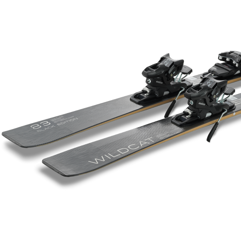 Elan Wildcat 83 Black Edition – ekskluzivne ženske smuči s karbonsko in titanlovo konstrukcijo za vrhunsko stabilnost, natančnost in slog. AS Sport Outlet.