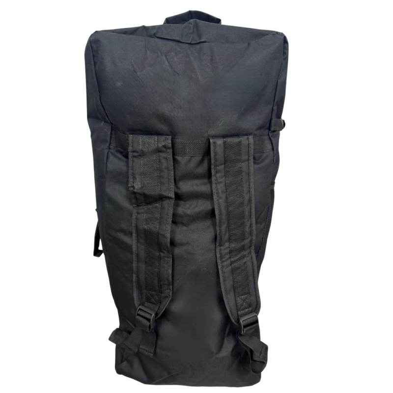 The ELAN SUP backpack is a spacious and convenient backpack for storing your SUP board, pump, and accessories. It features a large compartment for the board and a front pocket for the fin and other tools. An ideal choice for an active lifestyle on the water.