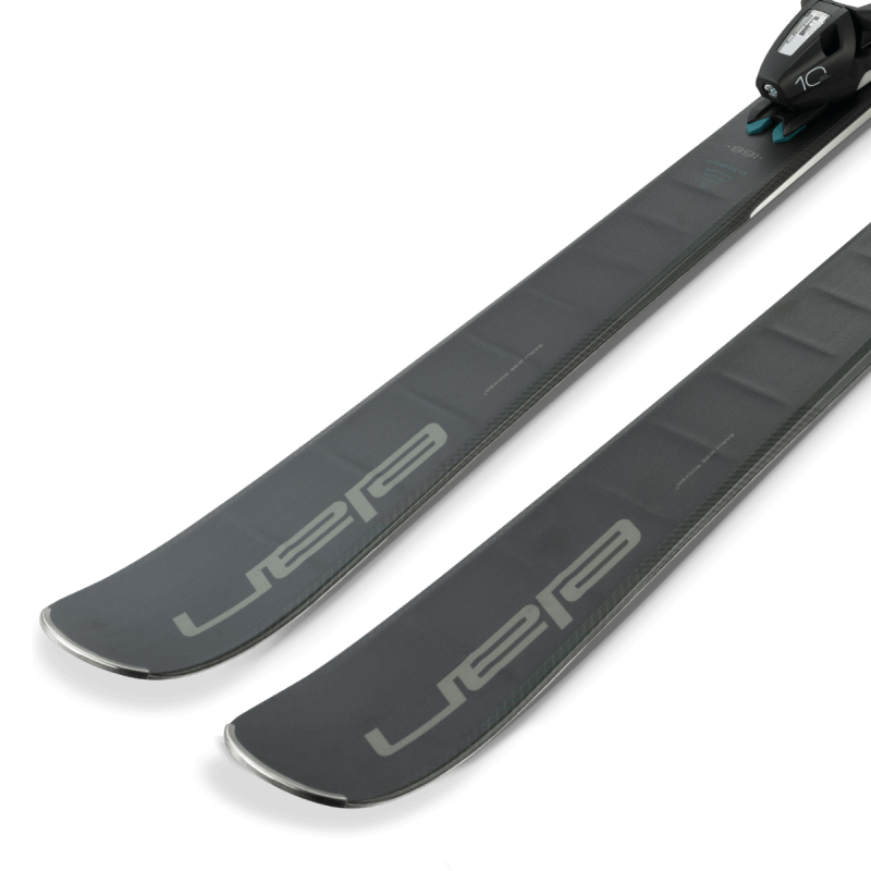 Izboljšajte svoje smučarsko znanje z mehkejšim upogibom, izjemnim oprijemom robnikov in stabilnim občutkom modela Element 78.
Zmogljivosti smuči Element 78 prinašajo užitek in samozavest vsem smučarjem ne glede na smučarsko znanje.