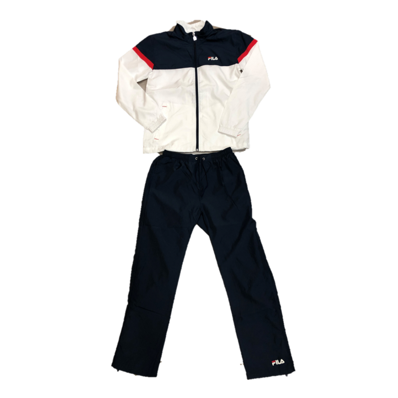 Otroški FILA SUIT ˝SAM˝ komplet lahko uporabljate v športne namene ali pa vsakodnevno uporabo.