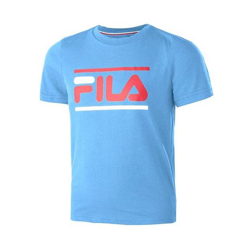 FILA SMU T-Shirt Chris Blue je udobna moška majica za prosti čas v modri barvi. Mehak material, klasičen kroj in športno-casual videz za vsakodnevno nošenje.