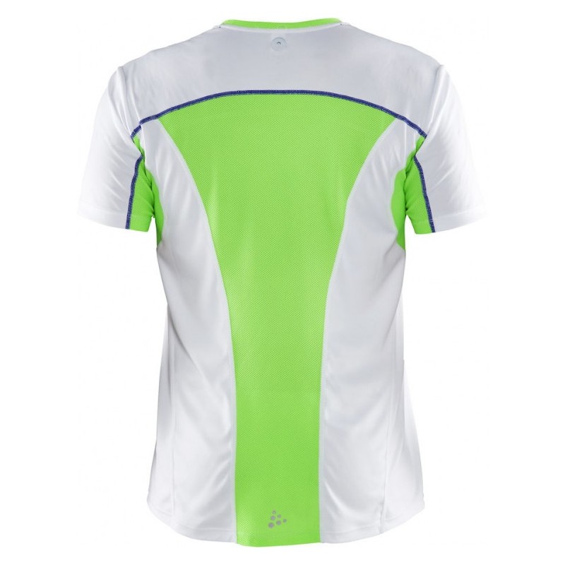 Moška športna majica iz tehničnih materialov primerna za športne aktivnosti.