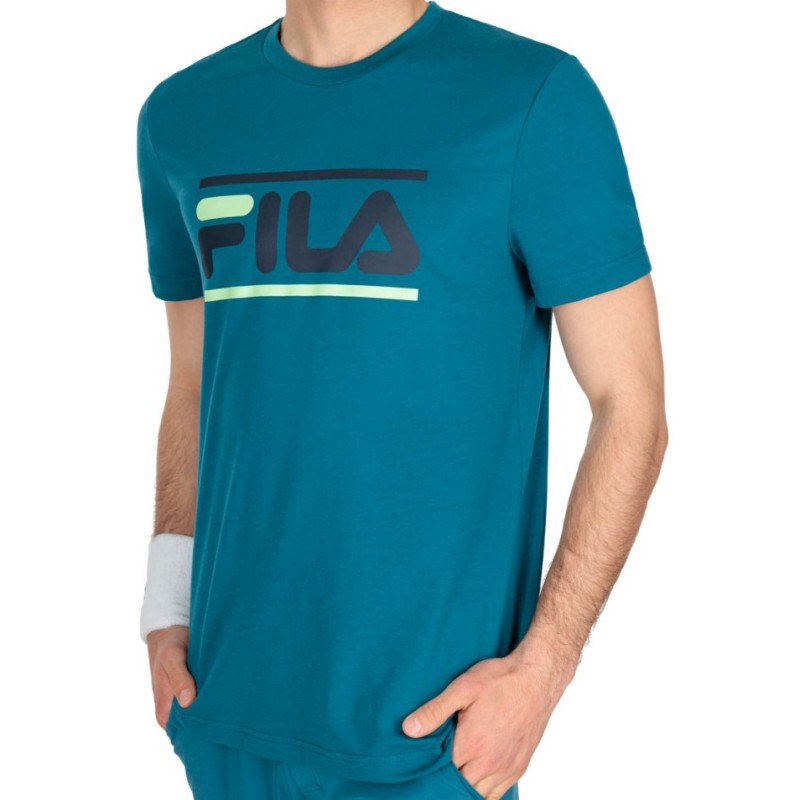 Moška majica FILA SMU T-Shirt Chris Blue v modri barvi s kratkimi rokavi in udobnim krojem. Modna majica za prosti čas, vsakodnevno nošenje ter sproščen športno-casual videz.