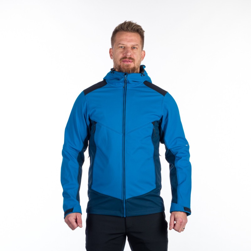 Moška softshell jakna NORTHFINDER MORRIS je outdoor jakna za vse avanture na prostem. Ta jakna je narejena iz visoko zmogljivega 3-slojnega softshell-a s parametri 10.000 mm H₂O / 10.000 g/m²/24h, ki zagotavlja popolno zaščito pred vremenskimi vplivi.