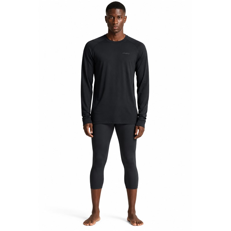 Originalne moške 3/4 funkcionalne pajkice CRAFT Active Comfort Knickers 2 M Black v črni barvi. Izdelane iz 75 % recikliranega poliamida in 25 % recikliranega poliestra. Mehka funkcionalna tkanina, prilagojena struktura Bodymapped, učinkovito odvajanje vlage, minimalno število šivov in ravni šivi Flatlock zagotavljajo udobje pri smučanju, pohodništvu, trekingu in drugih športnih aktivnostih.