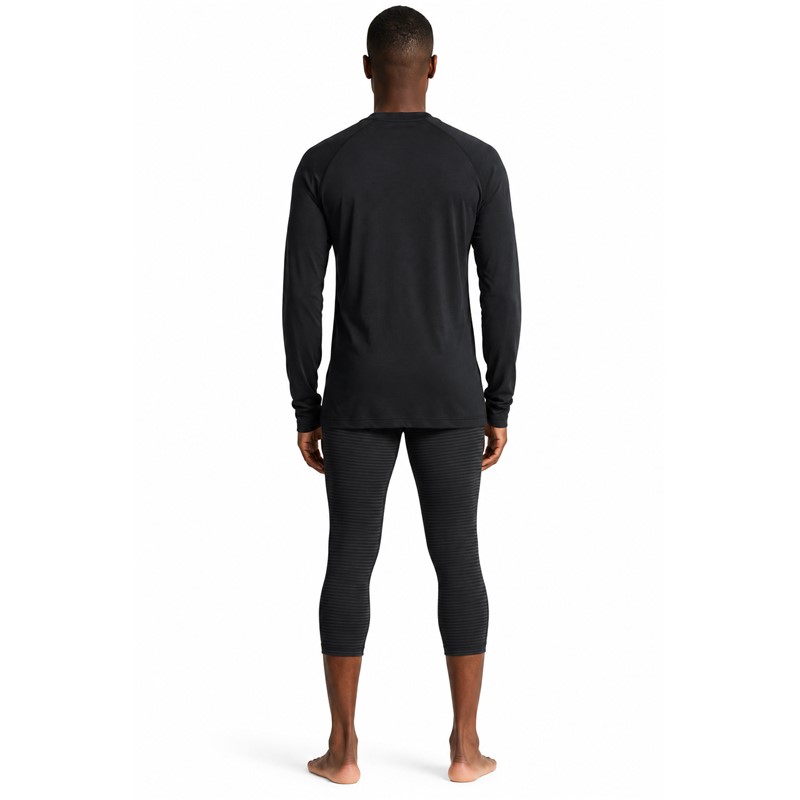 Originalne moške 3/4 funkcionalne pajkice CRAFT Active Comfort Knickers 2 M Black v črni barvi. Izdelane iz 75 % recikliranega poliamida in 25 % recikliranega poliestra. Mehka funkcionalna tkanina, prilagojena struktura Bodymapped, učinkovito odvajanje vlage, minimalno število šivov in ravni šivi Flatlock zagotavljajo udobje pri smučanju, pohodništvu, trekingu in drugih športnih aktivnostih.