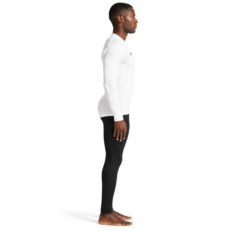 Originalne moške funkcionalne dolge pajkice CRAFT Wool Extreme X Pants 2 M Black v črni barvi. Napredna kombinacija recikliranega poliestra in merino volne zagotavlja naravno termoregulacijo, učinkovito odvajanje vlage in toplotno udobje tudi ob vlažnem materialu. Oprijet kroj Tight Fit in ergonomska zasnova omogočata odlično svobodo gibanja. Primerne za zimski tek, tek na smučeh, smučanje, pohodništvo in intenzivne športne aktivnosti v hladnejšem vremenu.