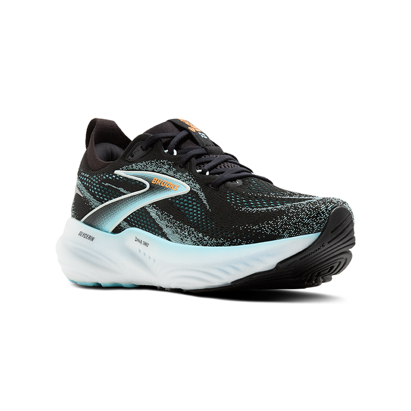 Prenovljeni model Glycerin ponuja DNA Tuned, našo novo blaženje, obogateno z dušikom v srednjem podplatu, ki zagotavlja mehke pristanke in odzivne odrivne korake pri vsakem koraku.