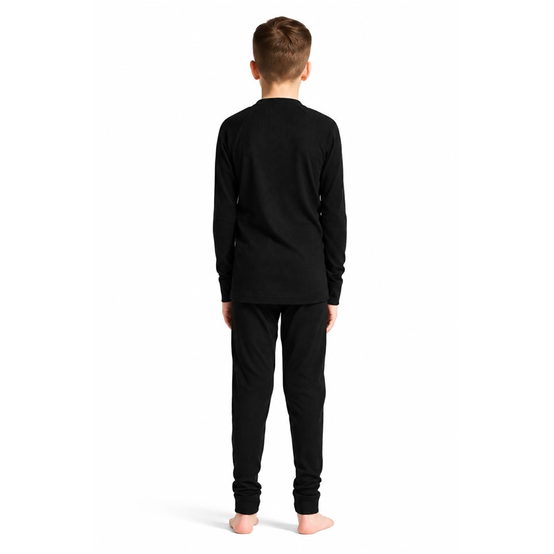 Originalno otroško funkcionalno spodnje perilo CRAFT Baselayer Set 2 JR Black v črni barvi. Komplet vsebuje majico z dolgimi rokavi in dolge spodnje hlače. Mehka rebrasto pletena tkanina zagotavlja učinkovito odvajanje vlage in prijetno uravnavanje telesne temperature, ravni šivi Flatlock pa izboljšujejo udobje med gibanjem. Primeren za otroško smučanje, sankanje, pohodništvo, igre na snegu in druge zimske aktivnosti.