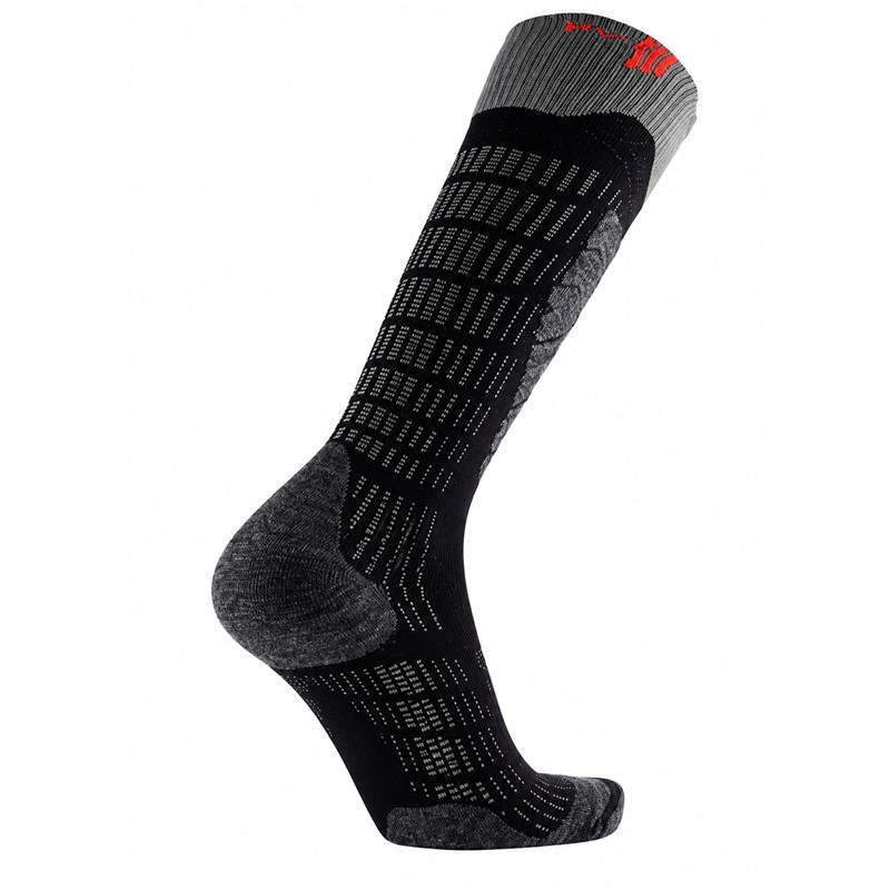Anatomske smučarske nogavice SIDAS Comfort Black Grey z merino volno ter dodatno zaščito prstov, pete in goleni za toploto in celodnevno udobje.