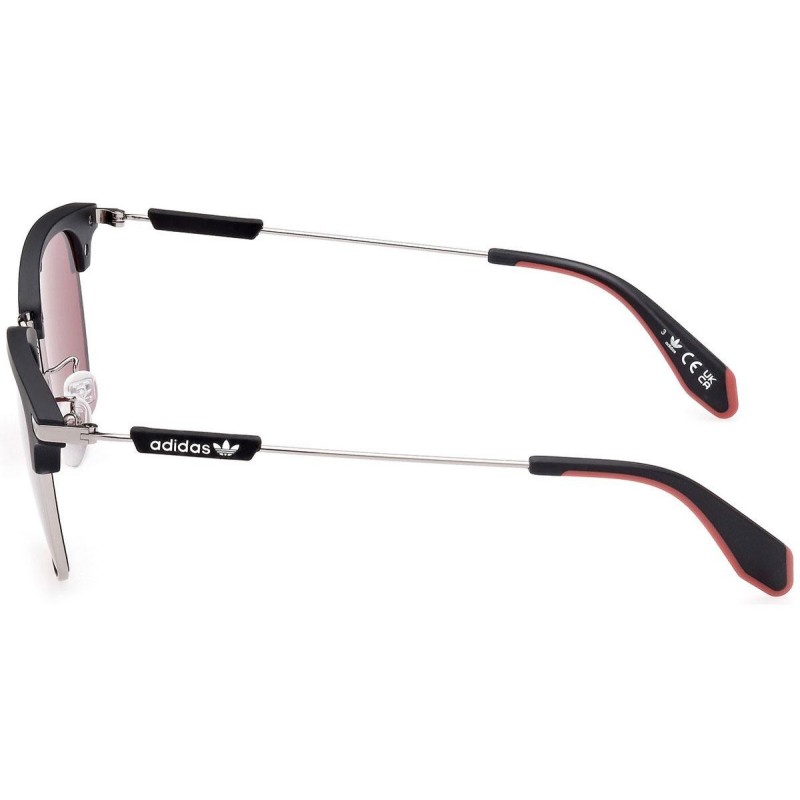 Sončna očala Adidas Originals OR0081 20Q izvirajo iz adidas originals kolekcije, zaznamovane s čudovitim modernim okvirjem in dizajnom. Ta očala so izjemno vsestranska, primerna za vse stile in priložnosti. 
