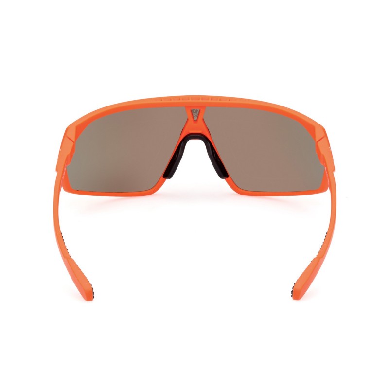 Adidas Sport SP0074 43L so športna sončna očala zanesljivega oblikovanja, ki so del prestižne adidas sport kolekcije. Njihov oranžen okvir in šipca zagotavljata izjemen slog in vidno prepoznavnost med aktivnostmi, kot sta tek ali kolesarstvo. 