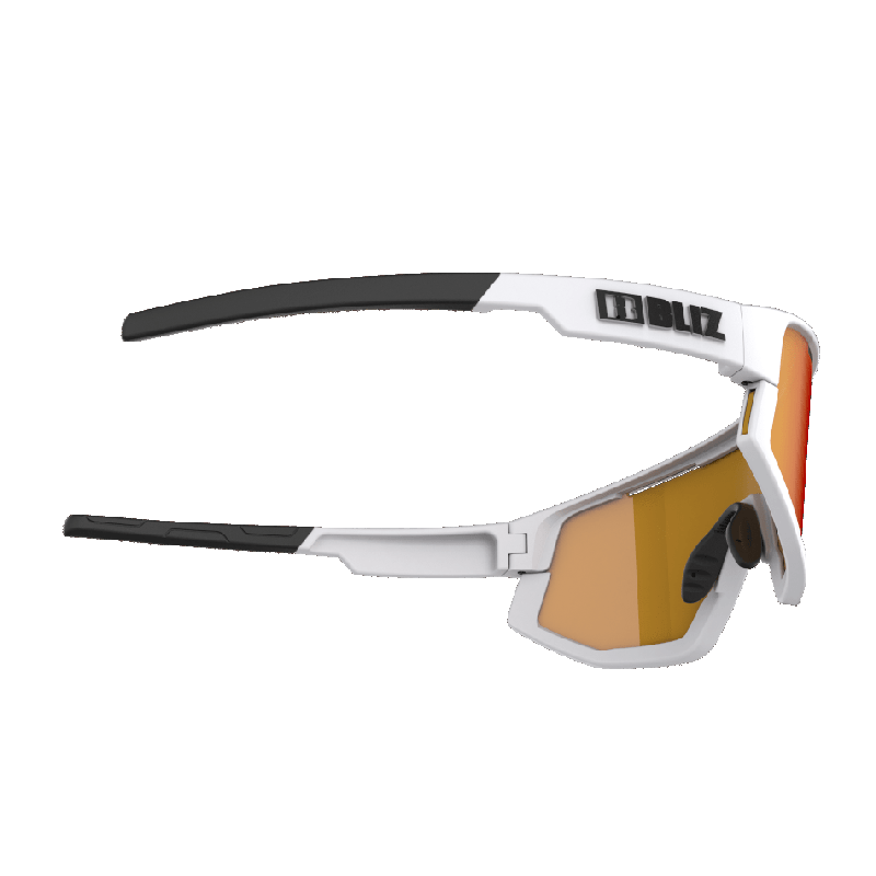 Izvrstna kombinacija stila, udobja in vsestranskosti. Očala FUSION so zaradi oblike in pozicije stekel ter okvirja primerna za številne športne aktivnosti kot so kolesarjenje, tek na smučeh, tek, odbojka na mivki,… 