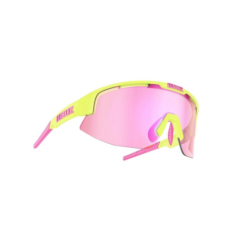 Izvrstna kombinacija stila, udobja in vsestranskosti. Očala MATRIX so zaradi oblike in pozicije stekel ter okvirja primerna za številne športne aktivnosti kot so kolesarjenje, tek na smučeh, tek, odbojka na mivki,…