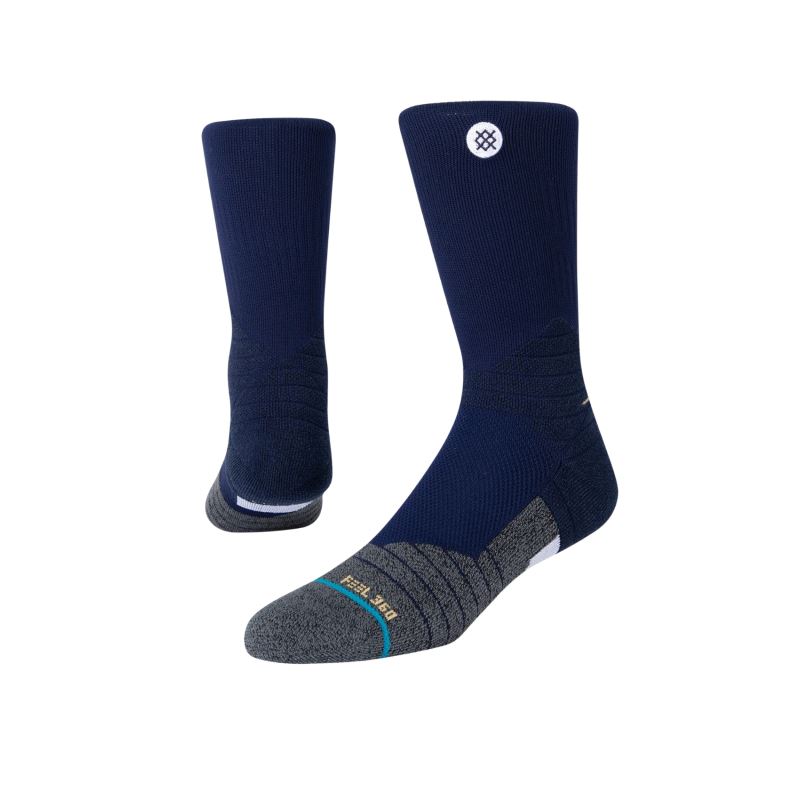 Nogavice STANCE Icon Sport Darknavy M Crew Med v temno modri barvi. Srednje visoke športne nogavice z odličnim prileganjem, zračnostjo in podporo za športne aktivnosti ter vsakodnevno uporabo.