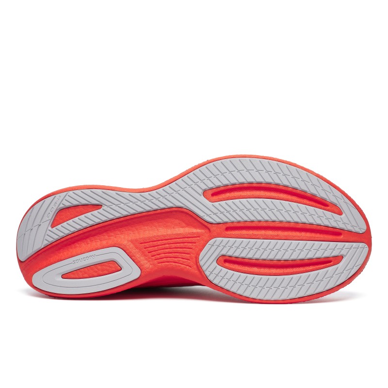 Čas pred vsemi možnimi zasloni nam vedno bolj krade čas za trening. Zato so se pri Saucony odločili, da nekaj storijo glede tega. Saucony Ride 17 je popolna preobrazba prejšnjega modela vse od podplata navzgor