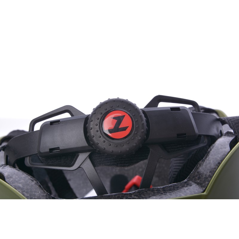 The revolutionary design of the new MARILLA helmet is intended for a wide range of sports. It is primarily designed for rollerblading, skateboarding, and scootering. It also offers good ventilation, as vents are distributed throughout the helmet.