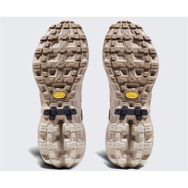 Bež unisex trail tekaške superge X-BIONIC TERRASKIN X01 Sand Dark Sand z Vibram MegaGrip podplatom.