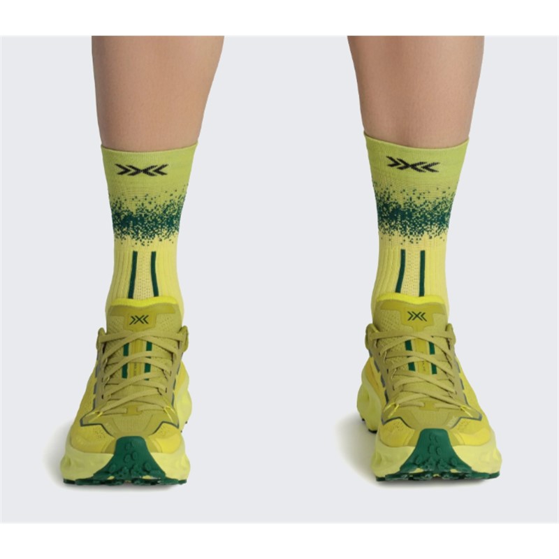 Zeleno-rumene unisex trail superge X-BIONIC TERRASKIN X03 Electric Energy Dark Green z Vibram MegaGrip podplatom