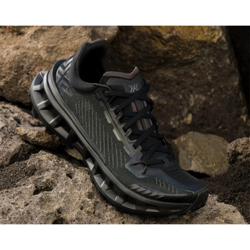 Črne unisex trail tekaške superge X-BIONIC TERRASKIN X03 X Black Rhino Grey z Vibram MegaGrip podplatom