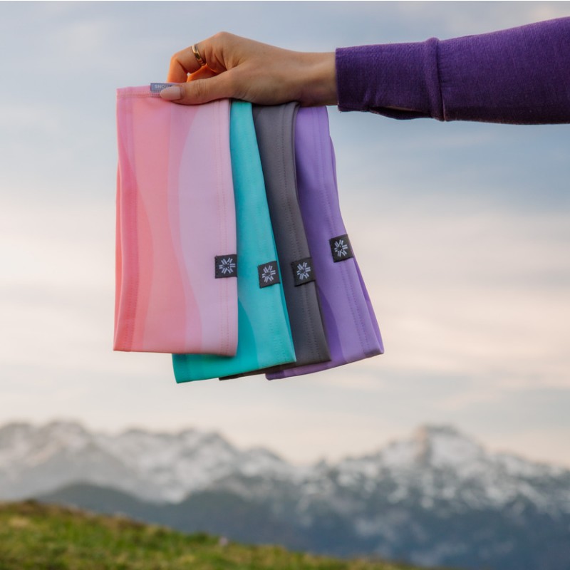 Trak iz Dryfit tkanine se izredno hitro suši, odvaja vlago navzven in ohranja glavo suho. Nepogrešljiv kos opreme za vse letne čase.