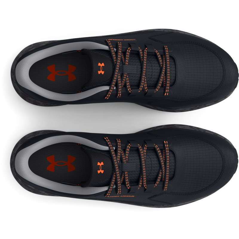 Moške tekaške superge Under Armour CHARGED BANDIT TR 3 ponujajo odlično kombinacijo udobja in zmogljivosti. Z napredno tehnologijo CHARGED CUSHIONING nudijo vrhunsko blaženje in podporo pri vsakem koraku. 