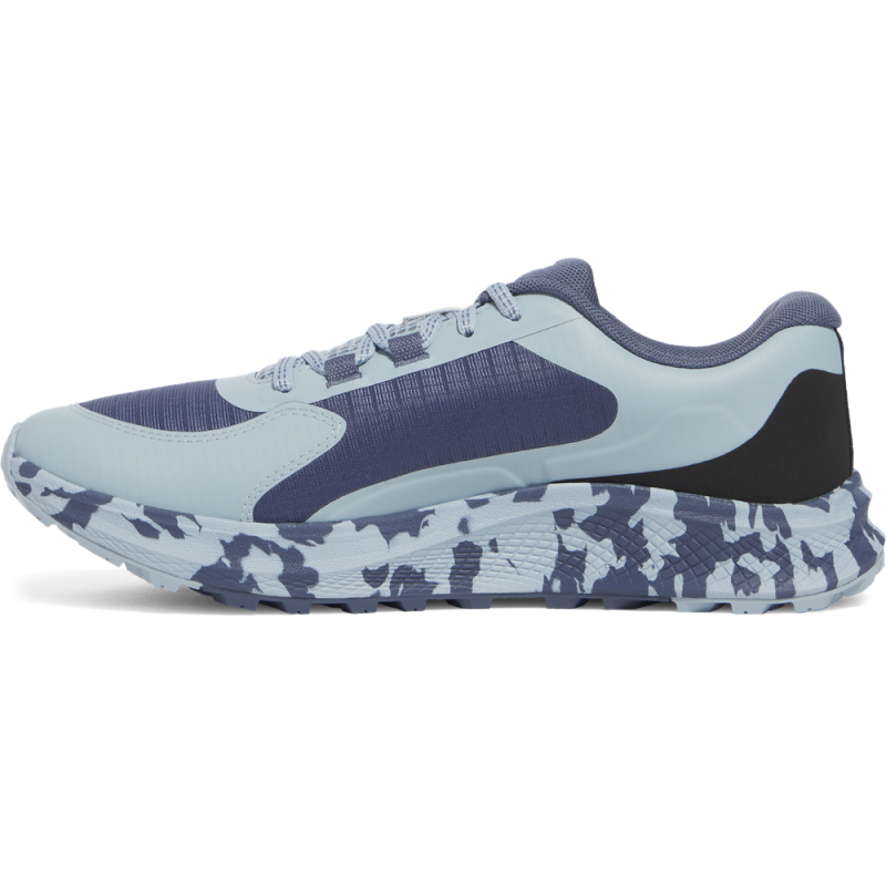 Moške tekaške superge Under Armour CHARGED BANDIT TR 3 ponujajo odlično kombinacijo udobja in zmogljivosti. Z napredno tehnologijo CHARGED CUSHIONING nudijo vrhunsko blaženje in podporo pri vsakem koraku. 