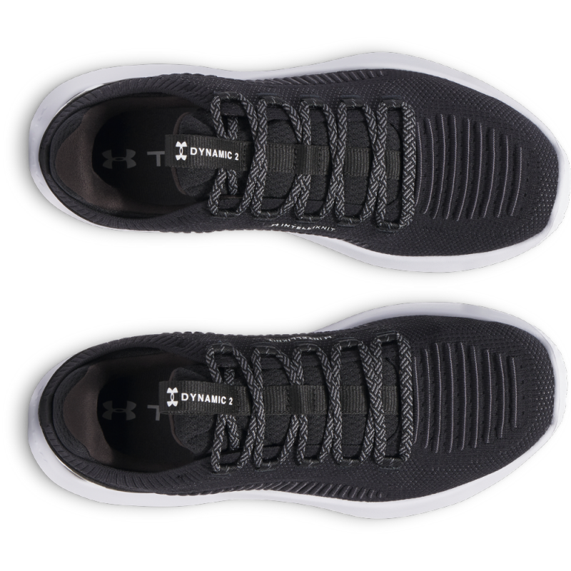 Under Armour DYNAMIC 2 so vrhunske superge, zasnovane za aktivne posameznike. Napredna oblazinjenost UA HOVR™ omogoča energijsko vračanje, medtem ko trpežni nedrseč podplat zagotavlja odličen oprijem.