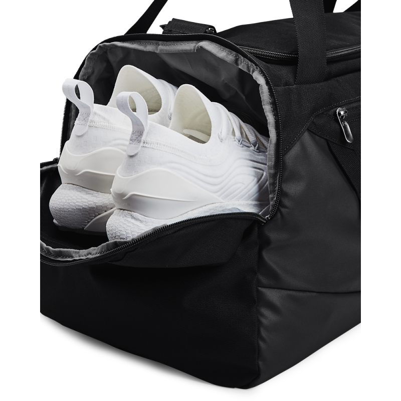 Športna torba Undeniable 5.0 Medium Under Armour je idealna izbira za aktivne posameznike. Z vodoodbojno zaščito, prostornino 58 litrov in številnimi praktičnimi žepi, je ta torba zasnovana za funkcionalnost in trajnost. Popolna za športne aktivnosti!