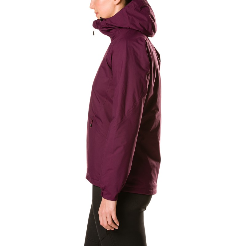 Berghaus Hydroloft ženska jakna je visokokakovostna jakna, ki uporablja tehnologijo Hydroshell za vodoodpornost in zračnost. Podložena je, kar zagotavlja dodatno toploto in udobje.