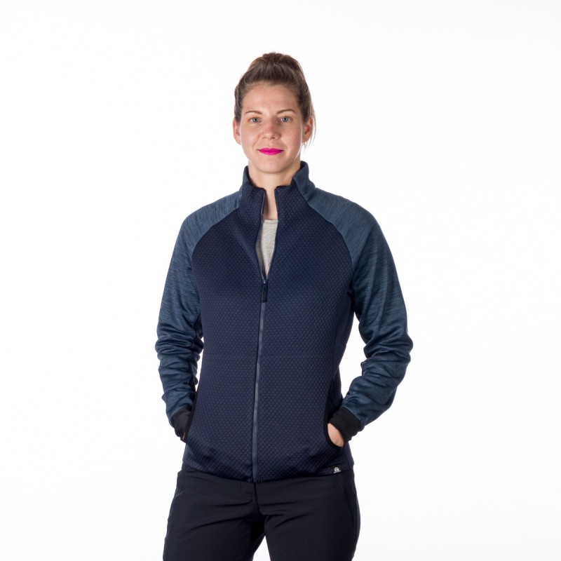 The warm pullover made of mélange fleece is suitable as a universal mid-layer. As a second layer, it has countless uses throughout the year. Thanks to its airy construction, it effectively wicks away sweat. It features two practical pockets in the front.