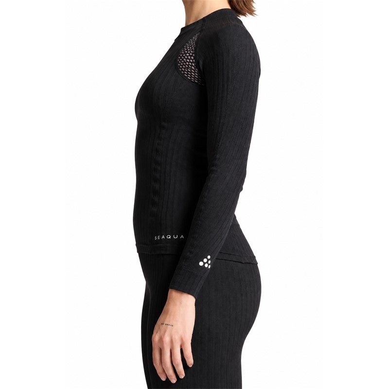 Originalna ženska funkcionalna majica CRAFT Active Extreme X CN LS W Black v črni barvi. Izjemno lahka kanalno pletena tkanina s tehnologijo Coolmax Air omogoča učinkovito odvajanje vlage in uravnavanje telesne temperature. Mrežasti paneli izboljšujejo zračnost, oprijet kroj Supertight Fit pa zagotavlja funkcionalno prileganje med intenzivnimi športnimi aktivnostmi.