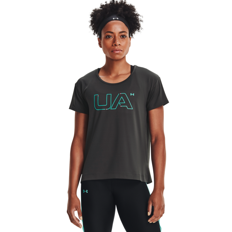 Ženska majica UA RUSH ENERGY je primerna za različne športne aktivnosti. Tehnologija UA RUSH™ pripomore k odličnem prileganju in poskrbi, da ostanemo suhi. Štirismerno raztegljiva tkanina pa poskrbi, da nas majica ne ovira pri športnih aktivnostih.