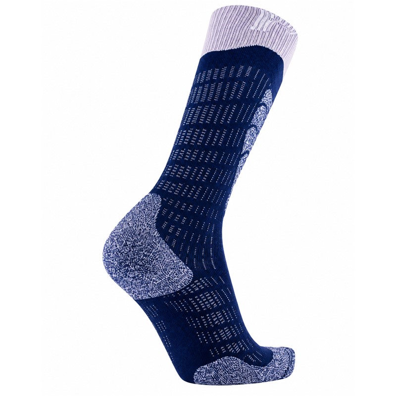 Tople ženske smučarske nogavice SIDAS Merino z 44 % merino volne, anatomsko konstrukcijo ter dodatno zaščito goleni, pete in prstov za celodnevno udobje.