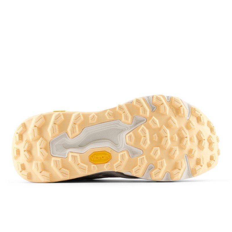 Ženske trail tekaške superge New Balance Fresh Foam X Hierro v9 z vrhunskim blaženjem, odličnim oprijemom Vibram® in zaščito za tek po zahtevnih terenih.