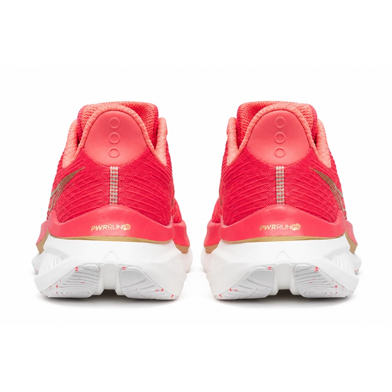 Hitre in odzivne ženske tekaške superge Saucony Endorphin Speed 5 s PWRRUN PB peno, poltogo najlonsko ploščo in SPEEDROLL tehnologijo za tempo treninge in tekmovanja.